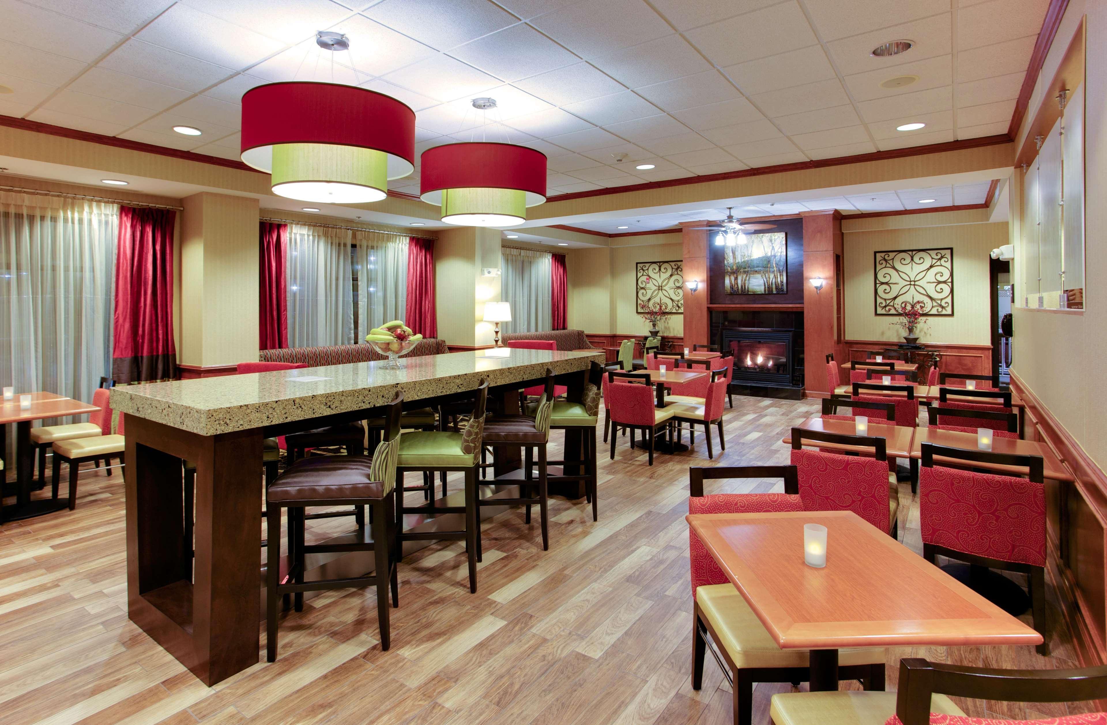 Hampton Inn Emporia Exterior foto
