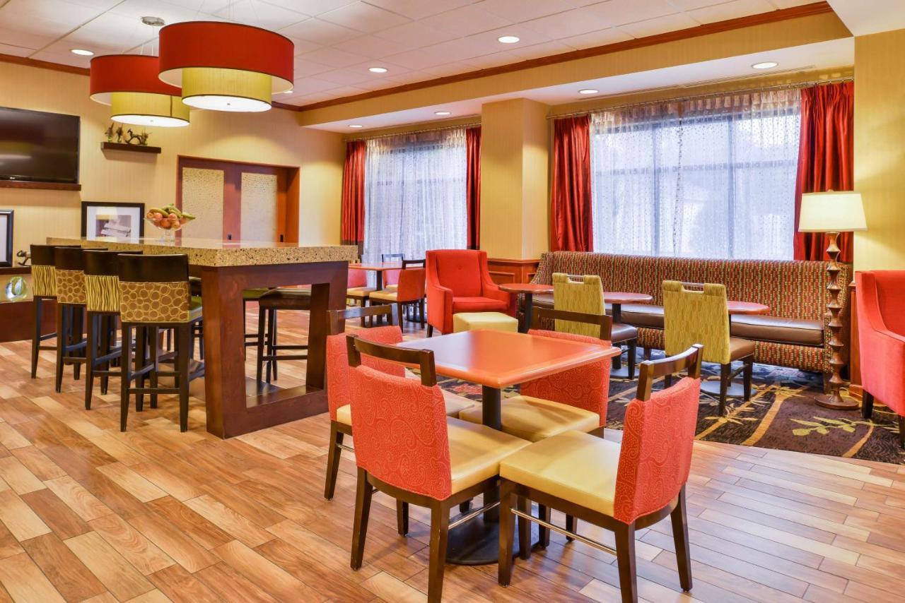 Hampton Inn Emporia Exterior foto